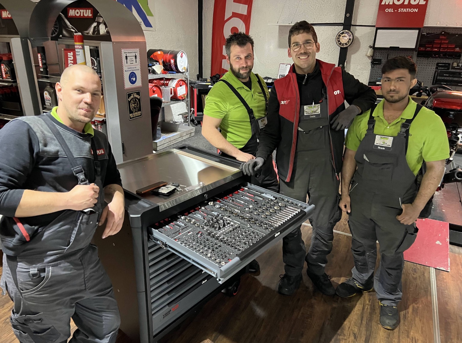 Das Team von AMF Auto Motorrad Freigang - Ihre Kfz-Werkstatt für Schüren & Wickede